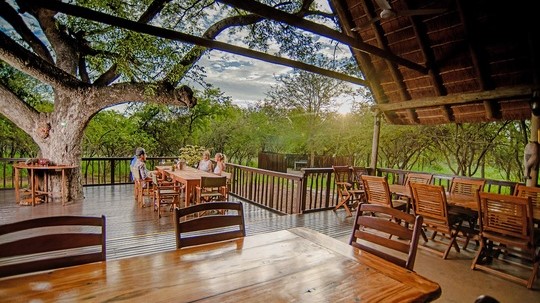 Needles Lodge - Dining