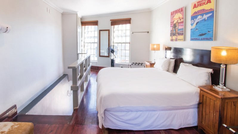 the-charles-cafe-rooms-and-cottages-bedroom-3