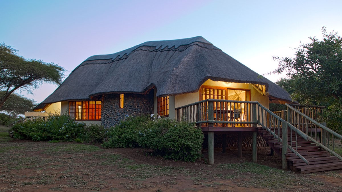 Rhino River Lodge (2)