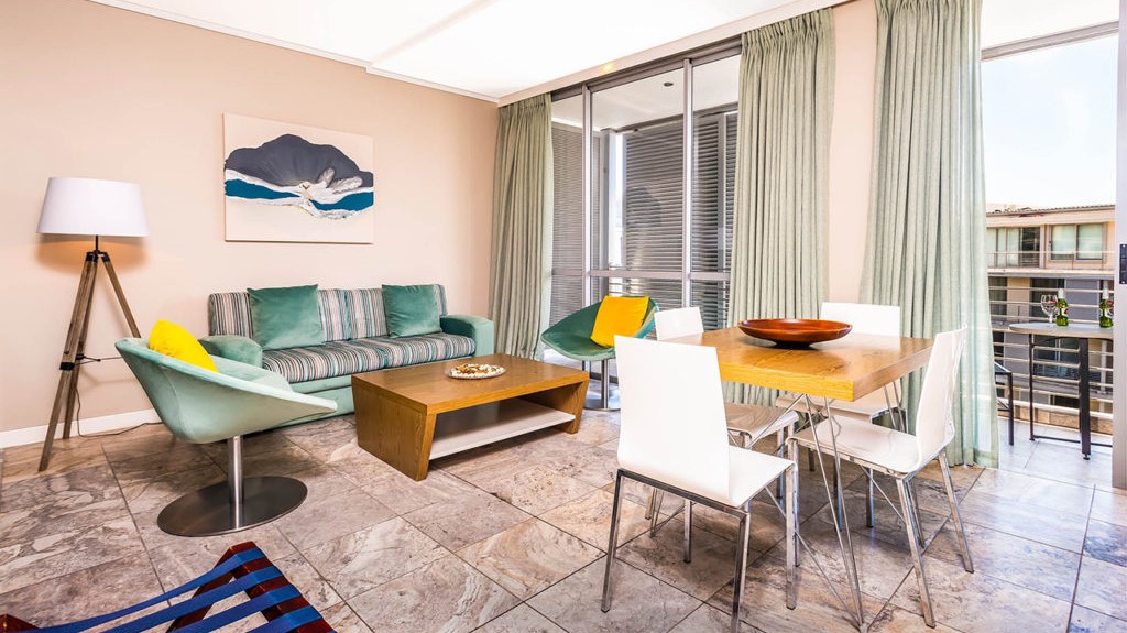 Studio-Suite-Lounge-aha-Harbour-Bridge-Hotel-and-Suites