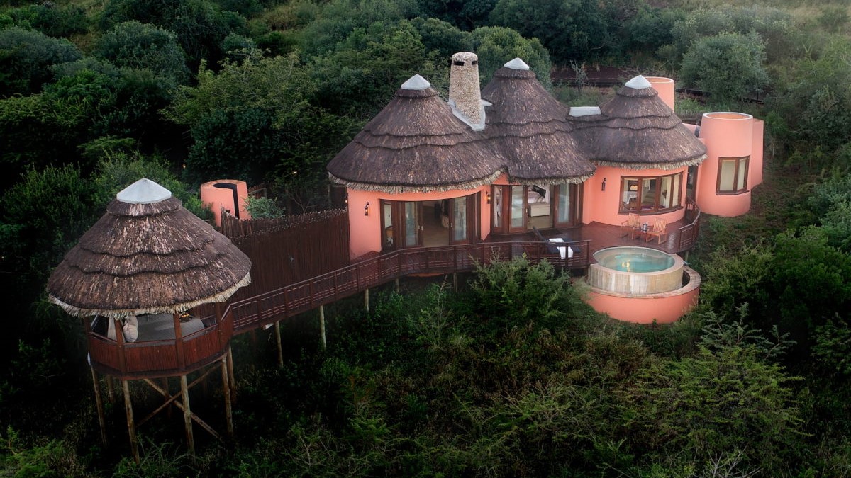 Thanda Safari Lodge