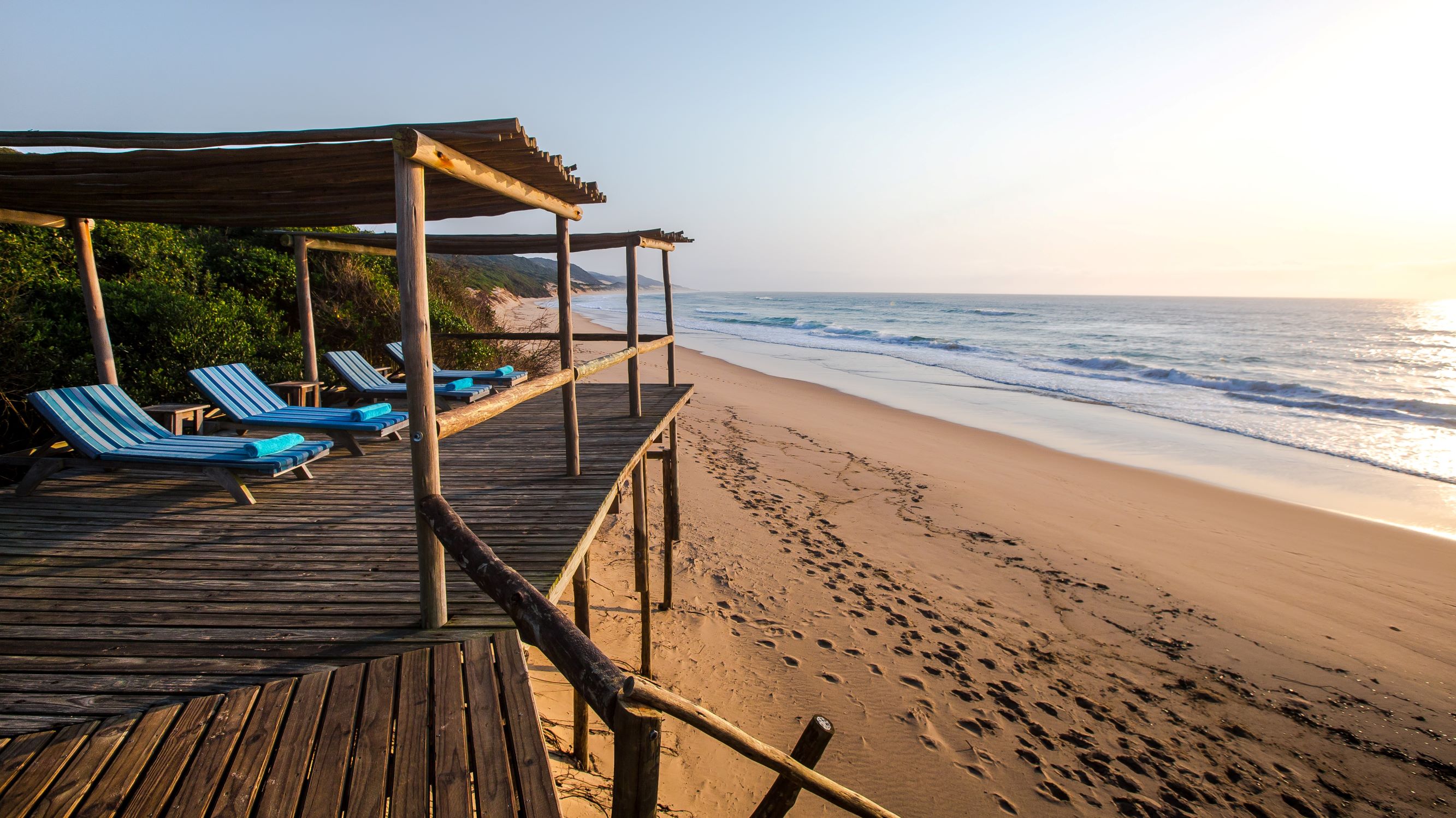 Thonga Beach Lodge Beach Deck